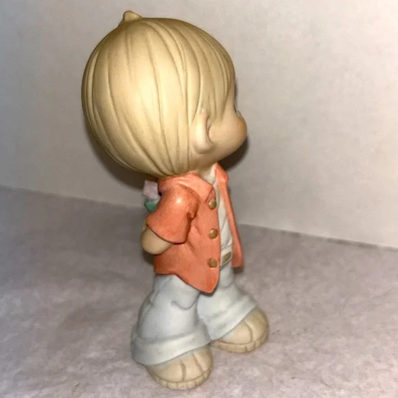 Precious Moments Be Mine Boy Figurine 830001 red shirt rose 2008 Love Valentines - Picture 4 of 6